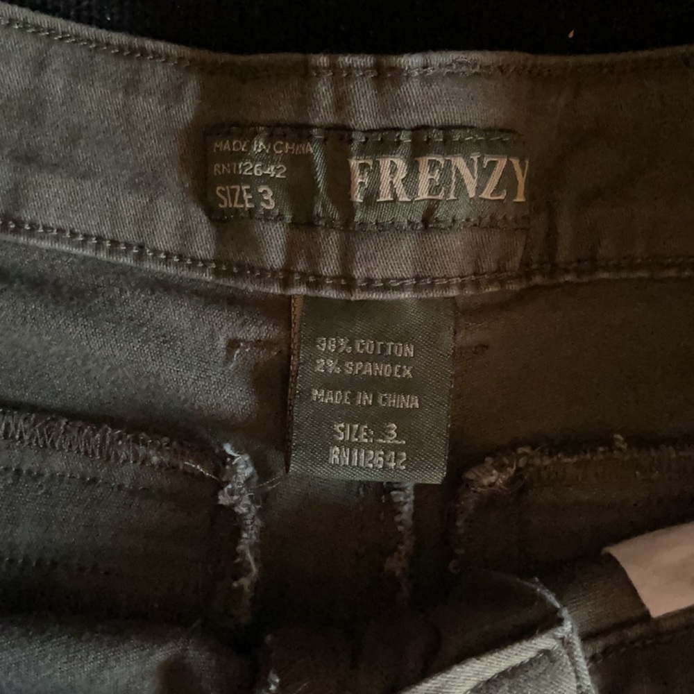Shorts - Picture 3 of 3